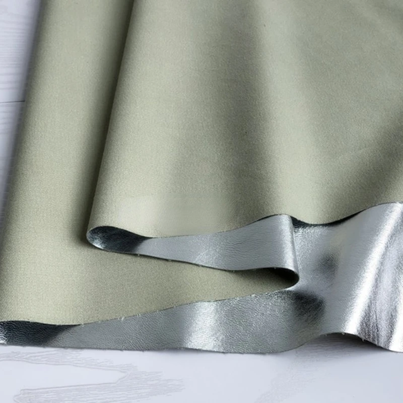 중간 두께의 밝은 은색 PU 가죽 원단 기관차 의류용  - Home Textiles Wholesale 리뷰 및 가격